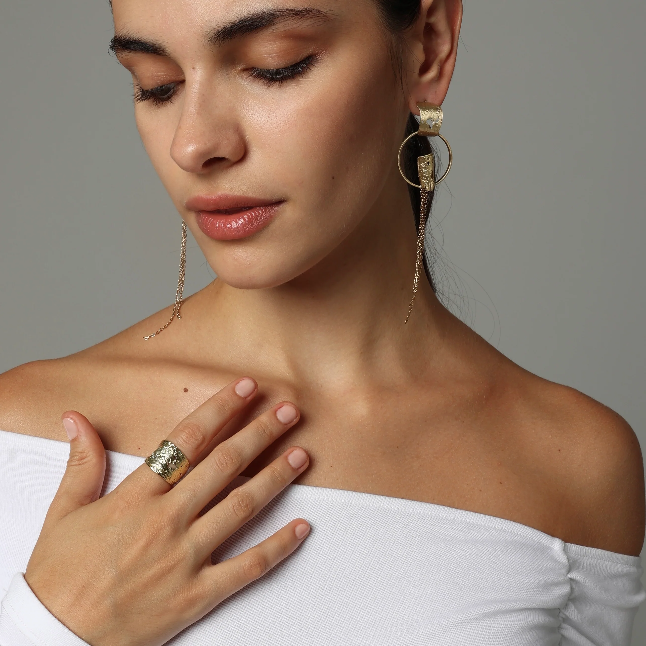 Coral Simple Ring Handmade | Kalliope Jewelry - Image 3