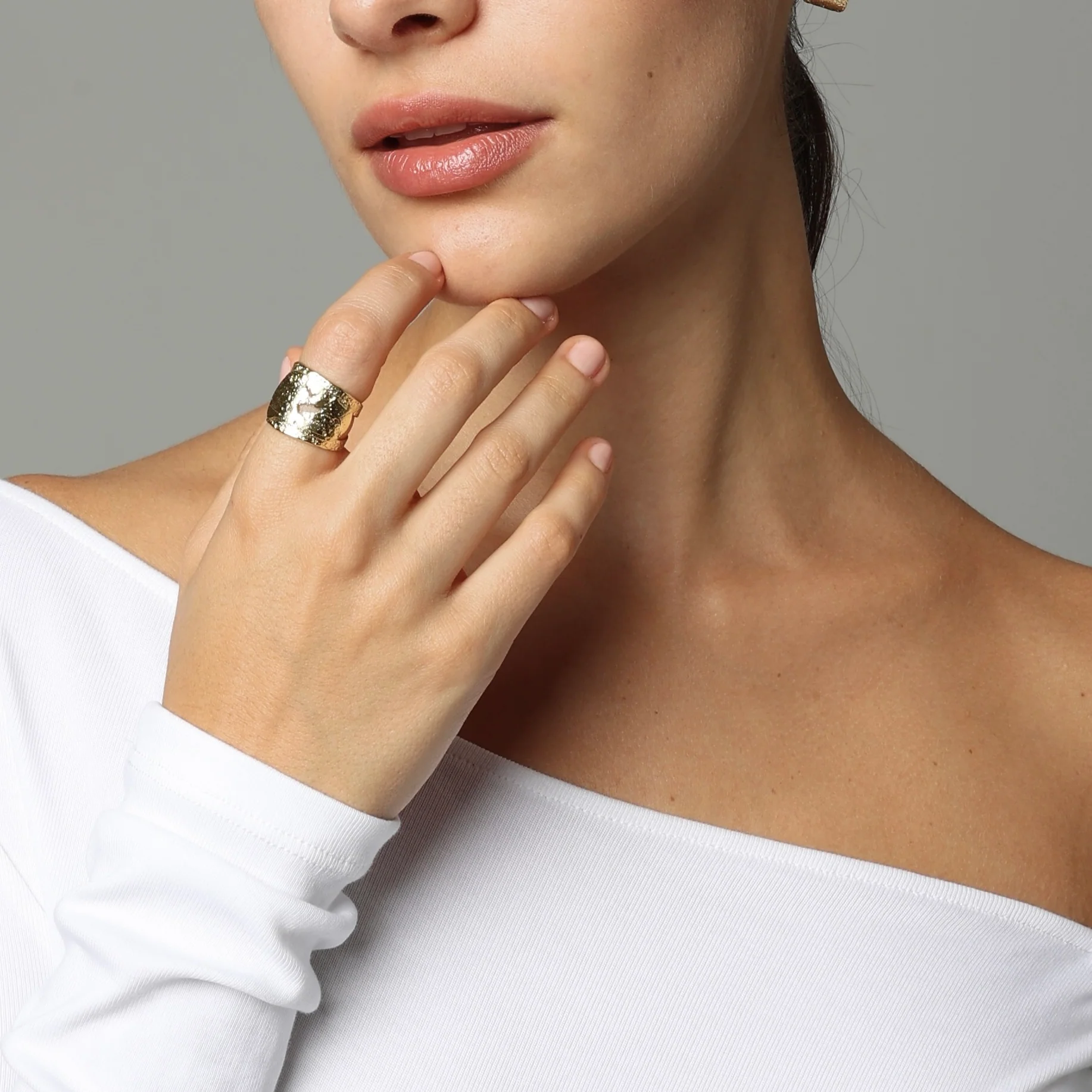 Coral Simple Ring Handmade | Kalliope Jewelry - Image 4